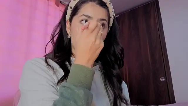 Snapshot of ChanellGV chatting on February 17, 2026, 8:37 pm ChanellGV online show from February 17, 2026, 8:37 pm