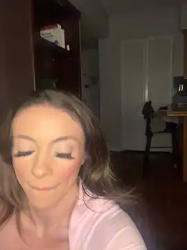 Snapshot of greedybratt chatting on February 11, 2026, 10:42 am greedybratt online show from February 11, 2026, 10:42 am