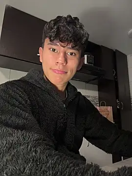 Angel esteban fx online show from March 8, 2026, 4:38 am