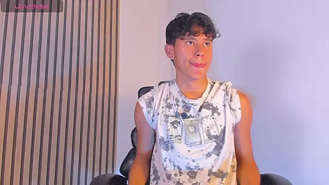 Angel esteban fx online show from May 8, 2026, 8:36 pm