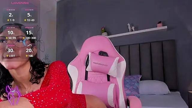 Snapshot of atenea_jones chatting on February 14, 2025, 12:57 pm atenea jones online show from February 14, 2025, 12:57 pm