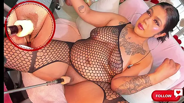 shayna manson  online show from February 7, 2025, 4:59 am