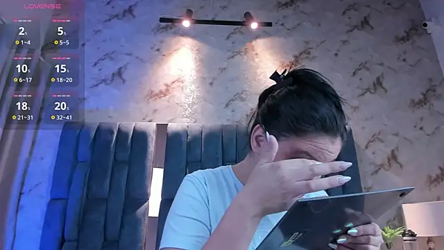 Arii Vga online show from November 2, 2025, 5:10 am