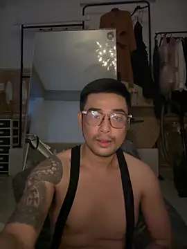 Snapshot of Asianhif chatting on October 5, 2025, 5:00 pm Asianhif online show from October 5, 2025, 5:00 pm