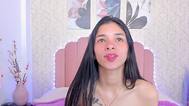 Snapshot of LisaBrunett chatting on February 14, 2025, 7:33 pm LisaBrunett online show from February 14, 2025, 7:33 pm