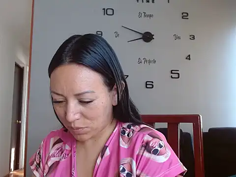 Laura martin  online show from January 18, 2025, 1:51 pm