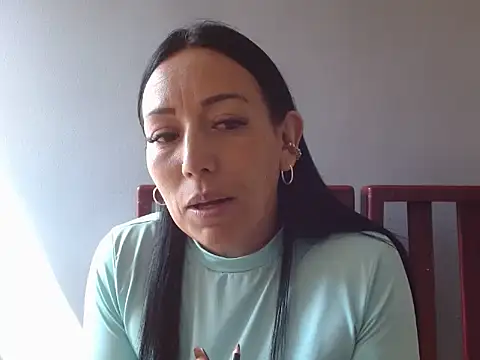 Laura martin  online show from January 19, 2025, 2:59 pm