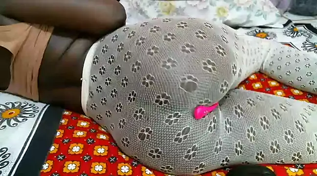 hot cupcake01 online show from December 12, 2024, 1:32 am