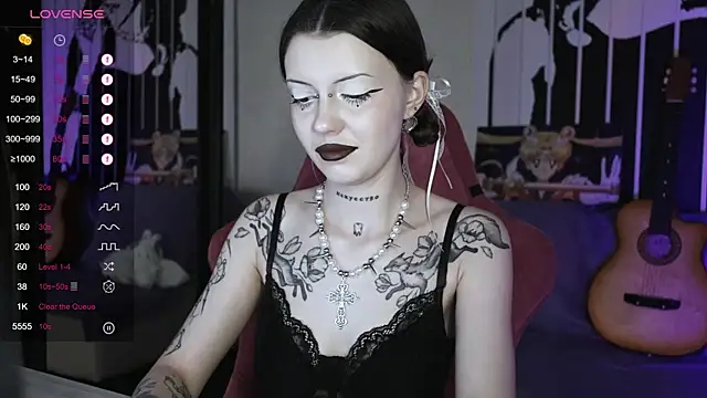 Snapshot of prettybones chatting on December 30, 2024, 9:48 am prettybones online show from December 30, 2024, 9:48 am