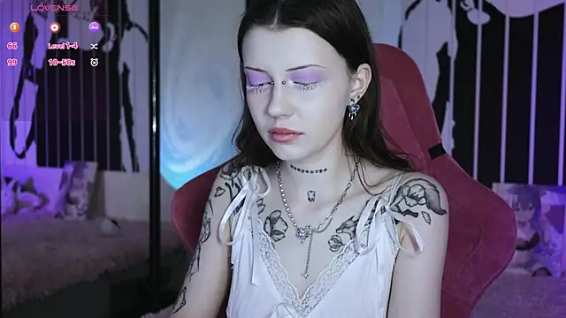 Snapshot of prettybones chatting on February 25, 2025, 1:17 pm prettybones online show from February 25, 2025, 1:17 pm