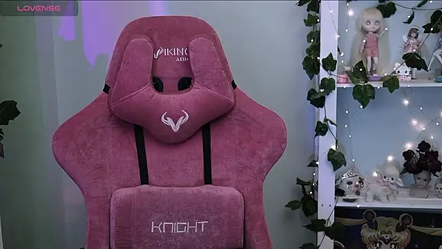 Snapshot of prettybones chatting on March 4, 2026, 9:21 pm prettybones online show from March 4, 2026, 9:21 pm