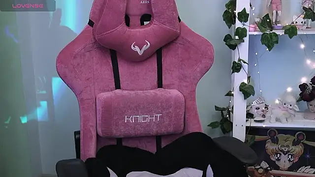 Snapshot of prettybones chatting on March 8, 2026, 2:04 am prettybones online show from March 8, 2026, 2:04 am