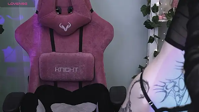 Snapshot of prettybones chatting on March 19, 2026, 2:04 am prettybones online show from March 19, 2026, 2:04 am