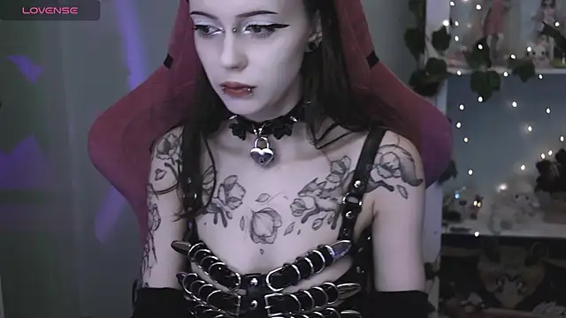 Snapshot of prettybones chatting on April 28, 2026, 10:48 pm prettybones online show from April 28, 2026, 10:48 pm