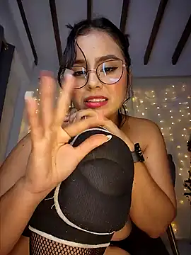 Juanelopez1 online show from December 20, 2024, 9:43 am