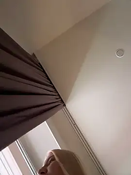 Snapshot of NewLale chatting on February 7, 2026, 3:43 am NewLale online show from February 7, 2026, 3:43 am