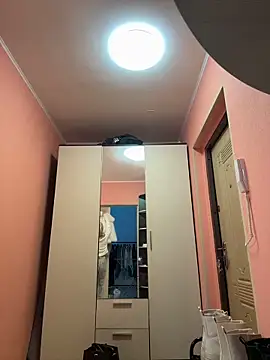 Snapshot of NewLale chatting on March 7, 2026, 3:36 am NewLale online show from March 7, 2026, 3:36 am