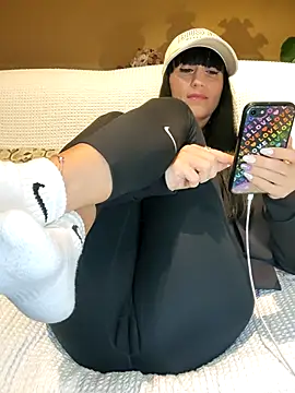 Snapshot of Melody87 chatting on October 6, 2025, 8:17 pm Melody87 online show from October 6, 2025, 8:17 pm