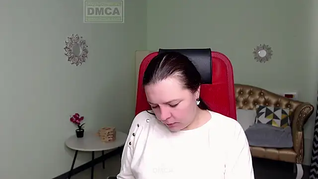 Snapshot of Lily_flower7 chatting on February 13, 2025, 6:20 am Lily flower7 online show from February 13, 2025, 6:20 am