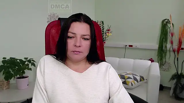 Snapshot of Lily_flower7 chatting on September 23, 2025, 5:43 am Lily flower7 online show from September 23, 2025, 5:43 am