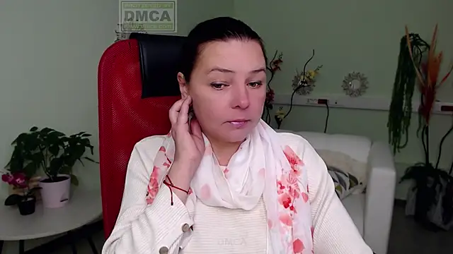 Snapshot of Lily_flower7 chatting on October 1, 2025, 6:08 am Lily flower7 online show from October 1, 2025, 6:08 am