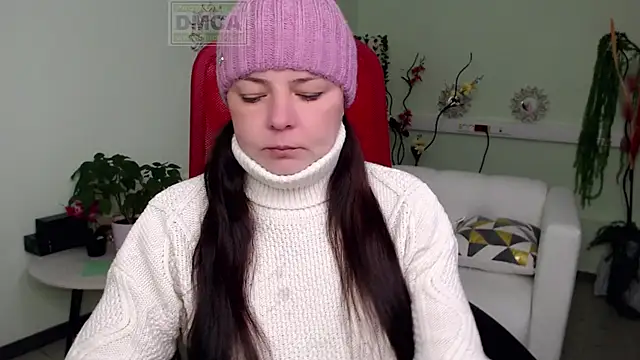 Snapshot of Lily_flower7 chatting on October 21, 2025, 4:57 am Lily flower7 online show from October 21, 2025, 4:57 am