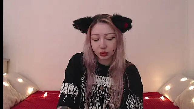 Snapshot of Emily_hardcore chatting on February 17, 2026, 10:27 pm Emily hardcore online show from February 17, 2026, 10:27 pm