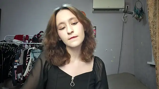 Snapshot of JoannaTompson chatting on February 18, 2025, 1:10 am JoannaTompson online show from February 18, 2025, 1:10 am