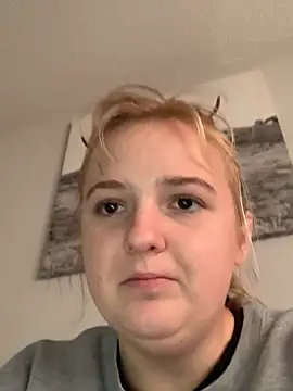 cammy2 online show from February 3, 2025, 4:52 pm