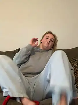 cammy2 online show from February 3, 2025, 8:03 pm