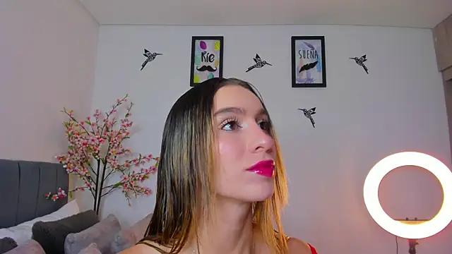 Snapshot of im_sarah34 chatting on January 4, 2025, 2:46 pm im sarah34 online show from January 4, 2025, 2:46 pm