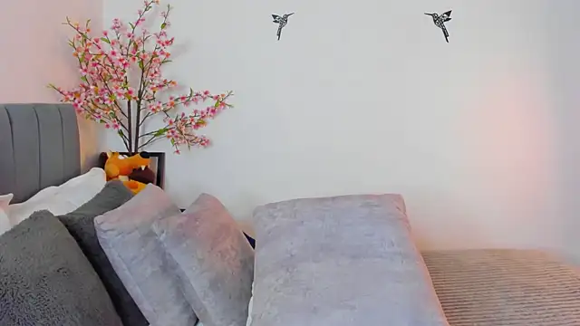 Snapshot of im_sarah34 chatting on February 28, 2025, 5:26 am im sarah34 online show from February 28, 2025, 5:26 am