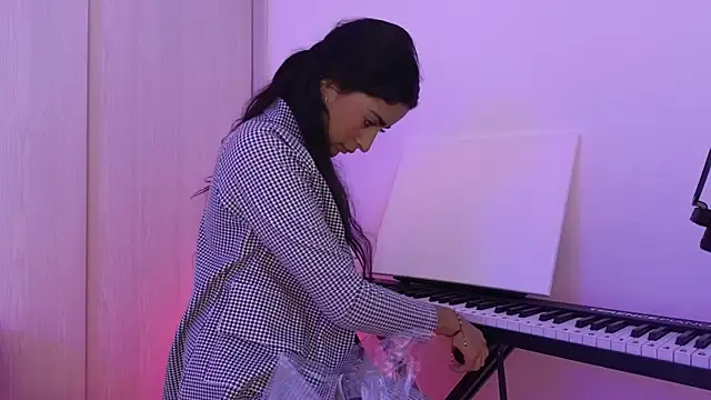 Snapshot of Yues050600 chatting on December 14, 2024, 2:01 am Yues050600 online show from December 14, 2024, 2:01 am