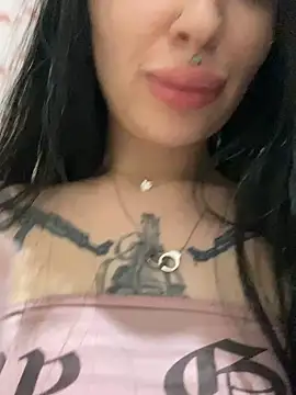 Molly  Moon online show from February 20, 2025, 12:57 pm