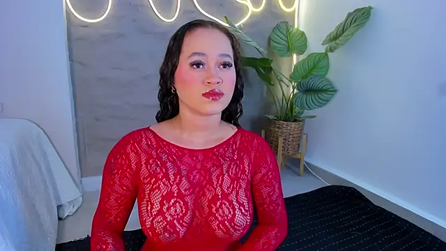 Snapshot of Isa__Blanc chatting on January 13, 2025, 2:50 am Isa  Blanc online show from January 13, 2025, 2:50 am