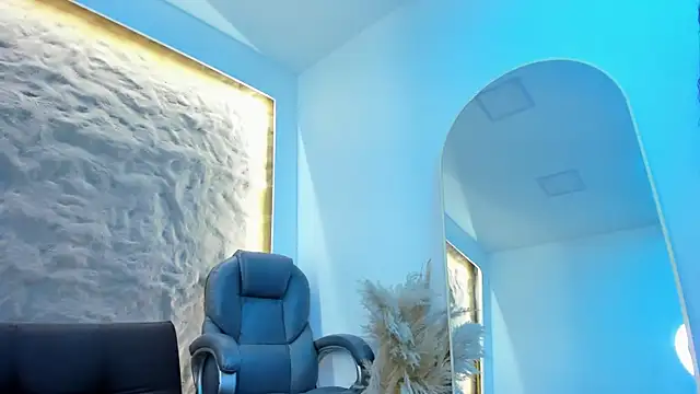 Snapshot of Isa__Blanc chatting on February 27, 2025, 3:04 am Isa  Blanc online show from February 27, 2025, 3:04 am