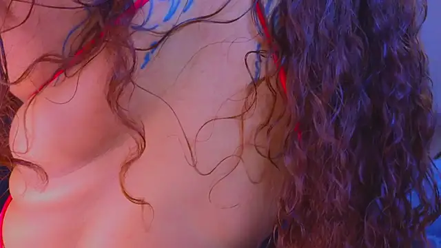 Isa  Blanc online show from February 4, 2026, 3:01 am