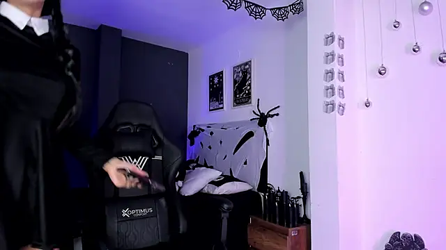 Raven Witch  online show from January 10, 2026, 6:09 pm