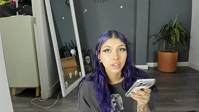 Raven Witch  online show from June 10, 2026, 6:07 pm