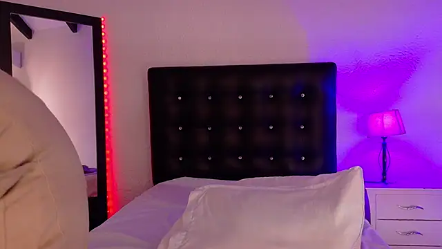 Cuckold lover69 online show from September 21, 2025, 1:24 pm