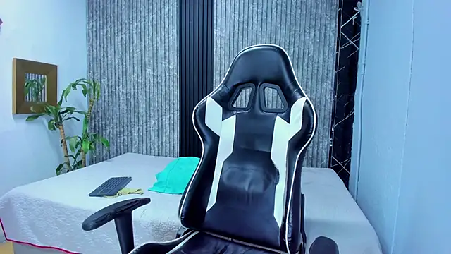 Mike 0233  online show from November 5, 2025, 5:29 am