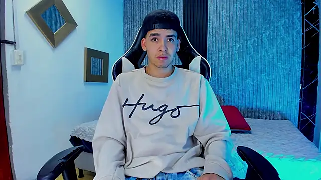 Mike 0233  online show from December 5, 2025, 5:05 am