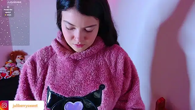 juli05star20 online show from November 15, 2025, 1:58 am