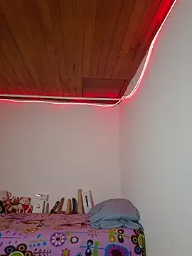 juli05star20 online show from February 27, 2026, 1:38 am