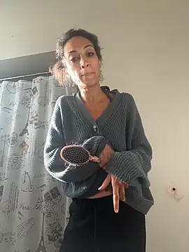 starrynikki online show from October 6, 2025, 2:47 pm