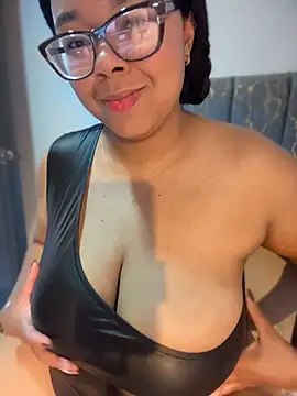 XMara online show from April 22, 2026, 3:46 pm