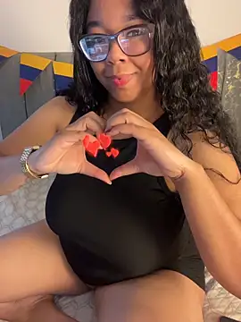Snapshot of XMara chatting on June 19, 2026, 2:10 pm XMara online show from June 19, 2026, 2:10 pm