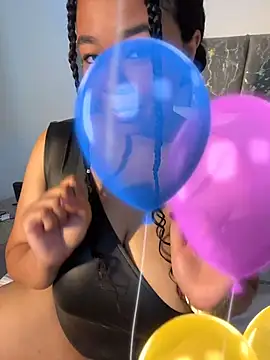 Snapshot of XMara chatting on July 14, 2026, 2:56 pm XMara online show from July 14, 2026, 2:56 pm