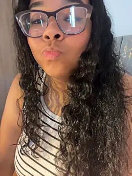 Snapshot of XMara chatting on July 22, 2026, 3:48 pm XMara online show from July 22, 2026, 3:48 pm
