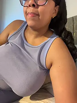 Snapshot of XMara chatting on August 1, 2026, 3:11 pm XMara online show from August 1, 2026, 3:11 pm